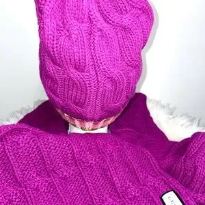 GUCCI Magenta WOOL CASHMERE Blend Knit Hat and SCARF Gucci | Accessories | Gucci Magenta Wool Cashmere Blend Knit  main image 2